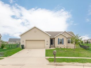 1529 Feather Run Trl, Cedar Falls, IA 50613