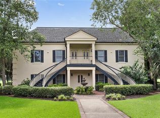 9 Golf Villa Dr APT D, New Orleans, LA 70131
