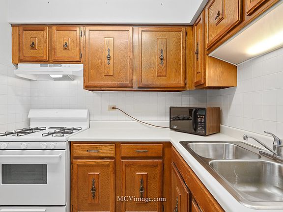 4th image of 12750 Carriage Ln APT B1
