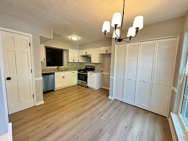 2 bed, 1280 sqft, $1,700 — Photo 2