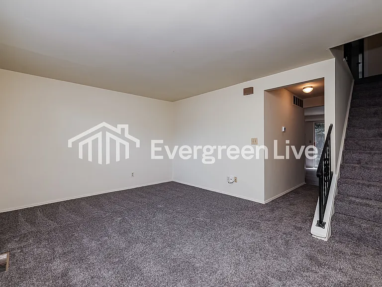 8213 Mount Carmel St — Photo 3