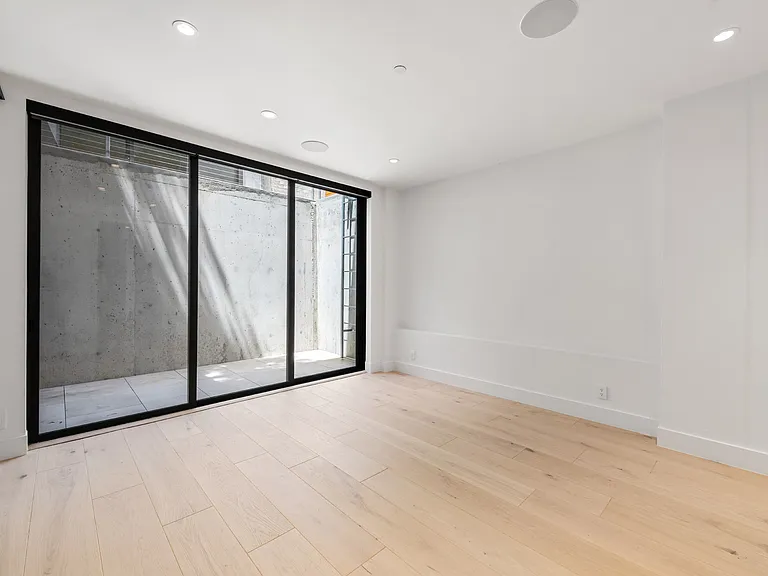 660 Carolina St — Photo 28