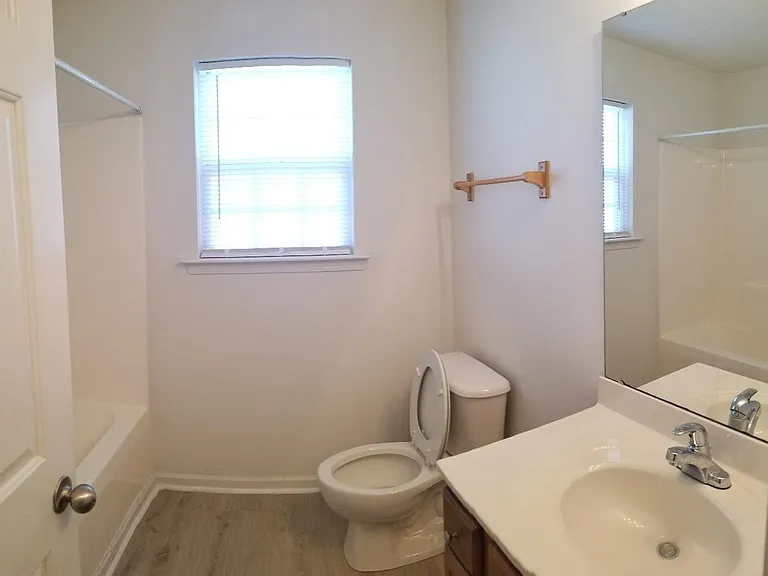 113 Sturgeon Bay Dr — Photo 8