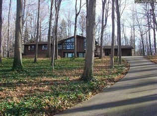 487 Barrington Ridge Rd, Painesville, OH 44077