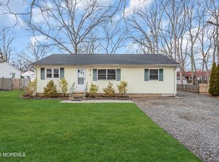 242 Juniper Ln, Forked River, NJ 08731