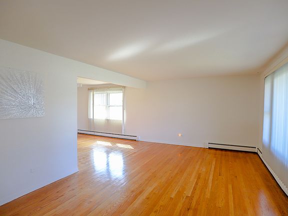 4th image of 839 E 169th St