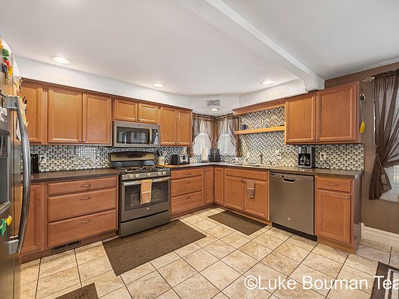 2nd image of 15750 Mercury Dr