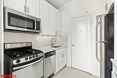 Rented by Arwell Realty