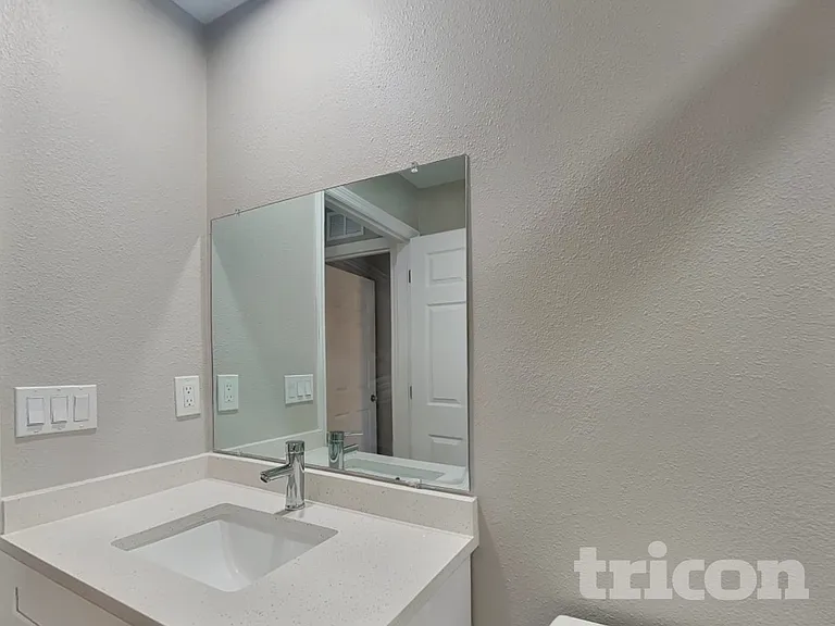 15476 Chamberlain Blvd — Photo 13