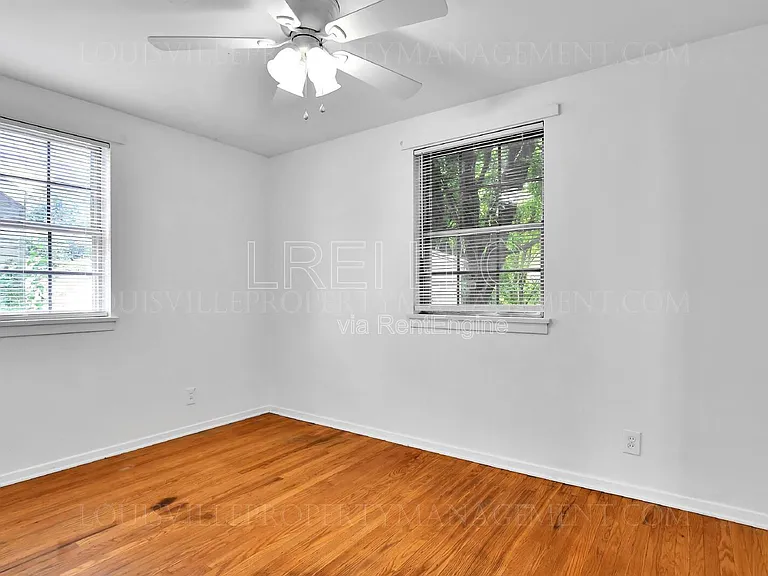 702 Compton St — Photo 9