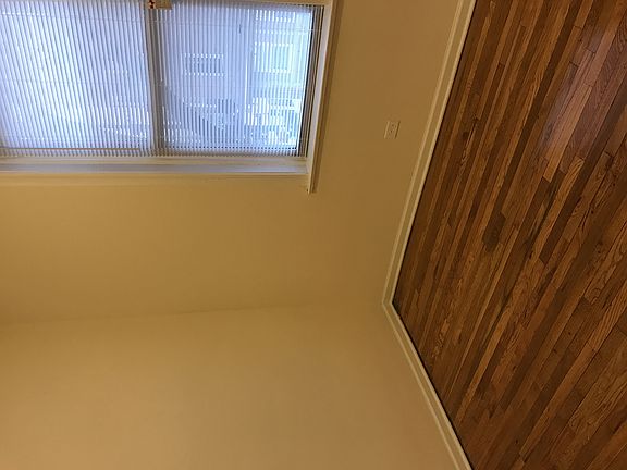 2nd image of 1009 N Rockwell St #2558-2