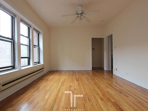 4th image of 3831 N Fremont St APT 518