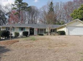 520 Valley Ln, Sandy Springs, GA 30328