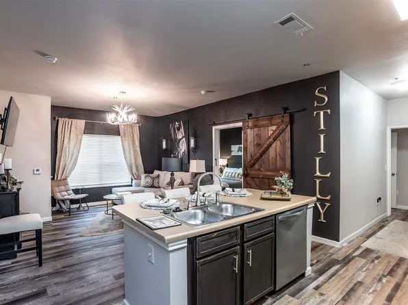 251 W Miller Ave #203, Stillwater, OK 74075