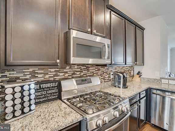 3rd image of 504 Woodstream Cir