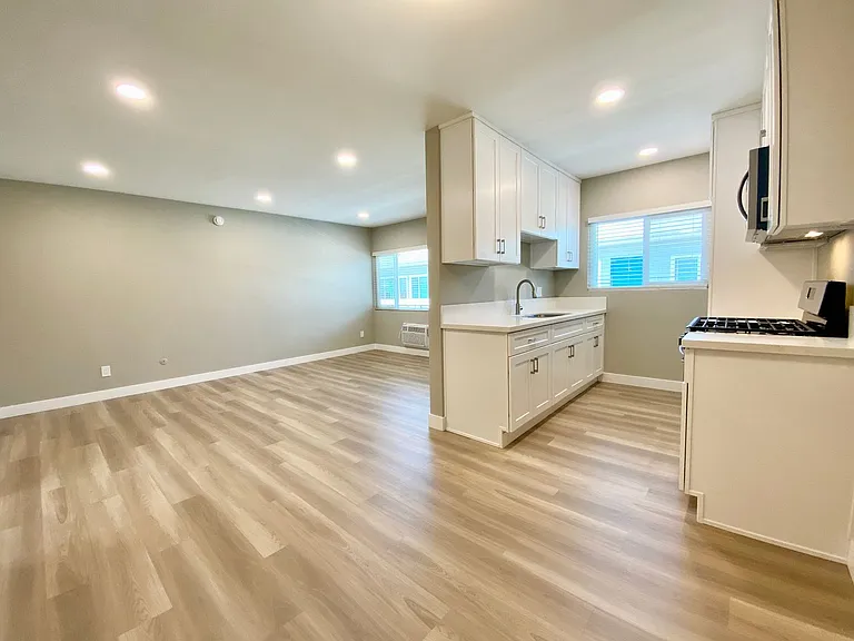 455 W Dryden St — Photo 4