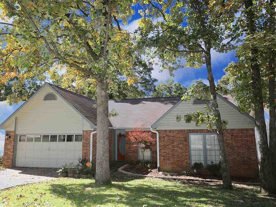 1st image of 111 Oakridge Cv