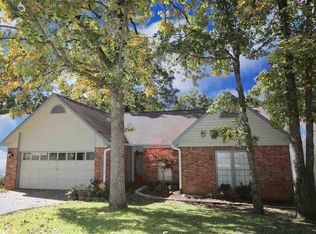111 Oakridge Cv, Maumelle, AR 72113