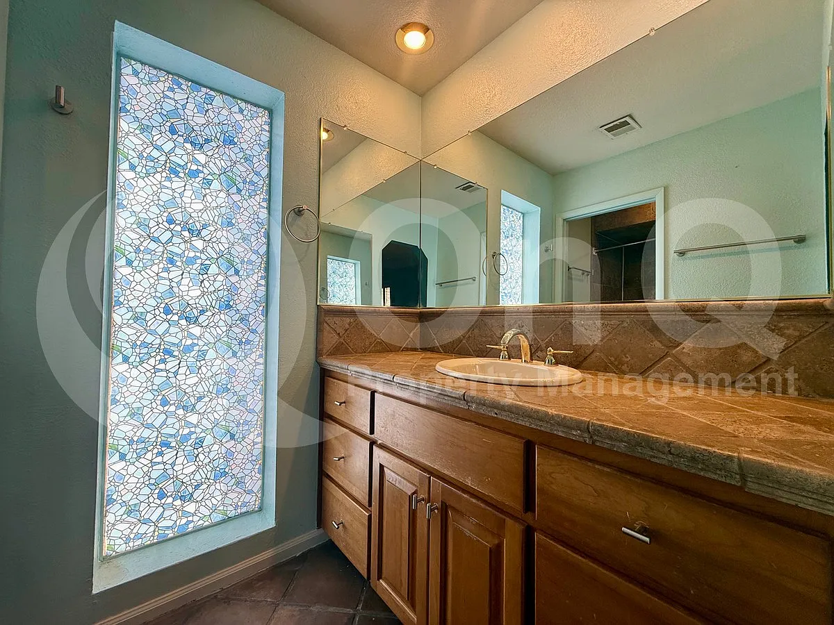 4 bed, 2.0 bath, 1857 sqft, $2,699 — Photo 2