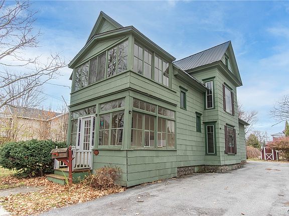 2nd image of 640 Boyd St