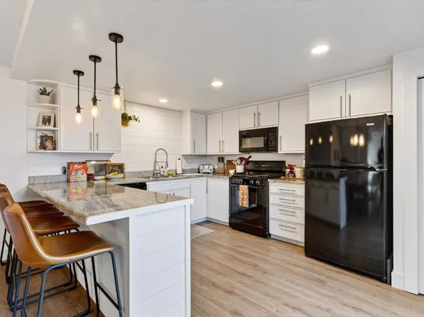 991 Santa Cruz Way, Rohnert Park, CA 94928