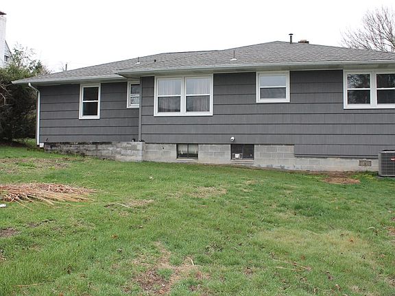 5th image of 131 Westwood Dr