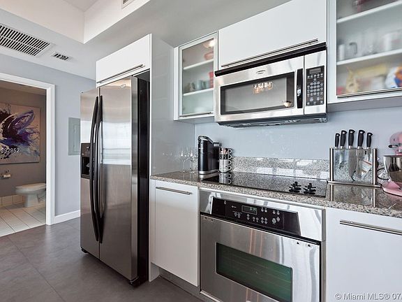 5th image of 888 Biscayne Blvd APT 3507