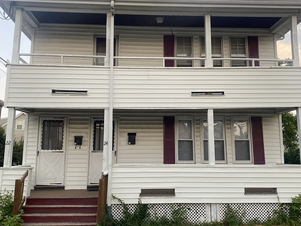 22 Colonial Ave