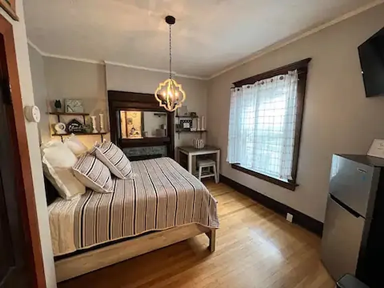 2917 Jackson St — Photo 5