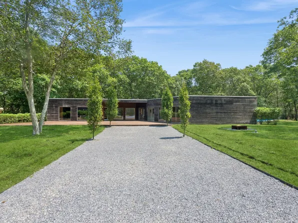 54 Copeces Ln, East Hampton, NY 11937