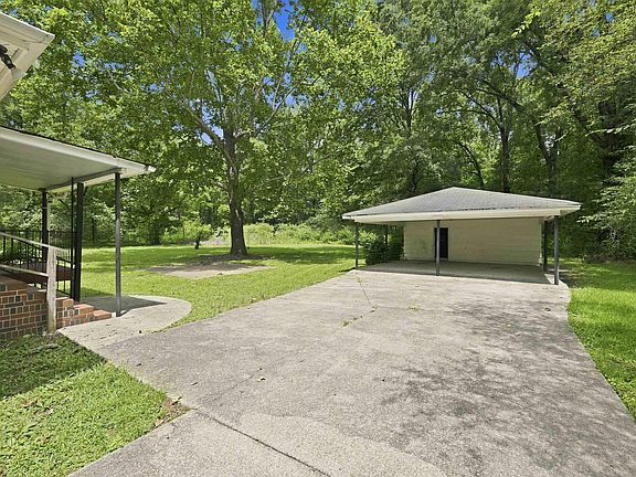 3rd image of 710 Sunny Lane Dr