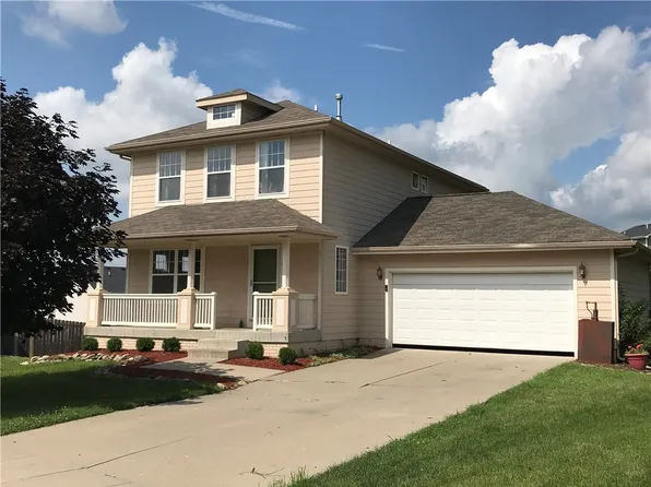 2806 Fayrdale Dr, Des Moines, IA 50320
