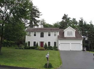 1916 Village Rd, Niskayuna, NY 12309