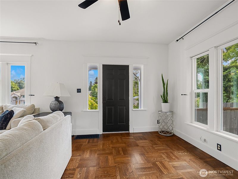 4th image of 16427 109th Avenue SE