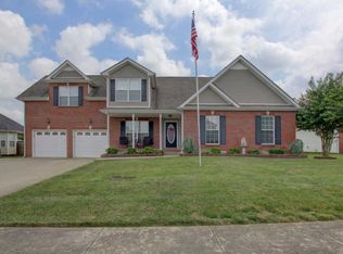 1176 Meadow Knoll Ln, Clarksville, TN 37040