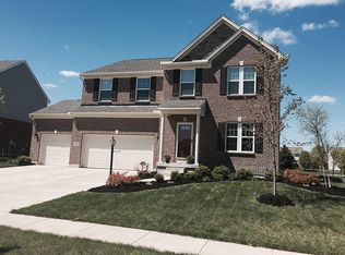 9383 Oak Brook Dr, Centerville, OH 45458