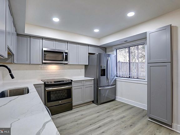 5th image of 3117 Babashaw Ct