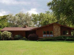 13645 Forest Grove Rd, Brookfield, WI 53005