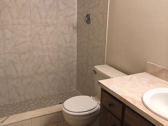 3rd image of 385 Country Lane Dr #385