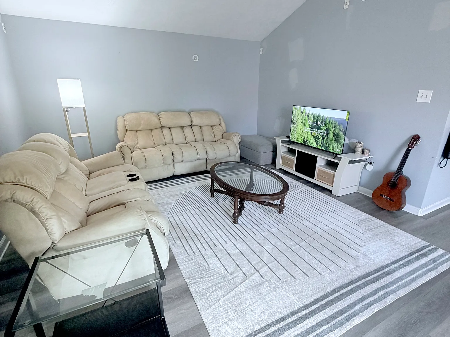 2 bed, 1000 sqft, $1,600 — Photo 2