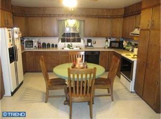 404 Hill Cir, Reading, PA 19607