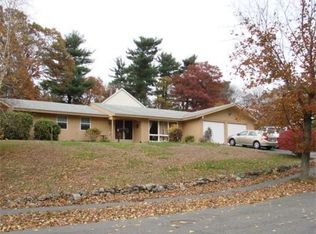 8 Oran Cir, Peabody, MA 01960