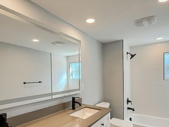 3rd image of 612 Maryland Ave #2