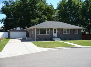 543 Locust St, Chaska, MN 55318