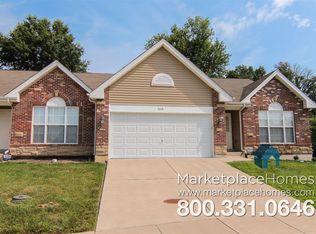 3115 Somerset Green Ct, Saint Louis, MO 63136