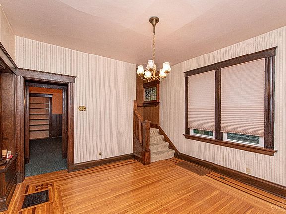 3rd image of 2527 Warsaw Ave