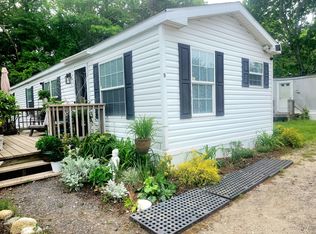 5 1st St, Pocasset, MA 02559