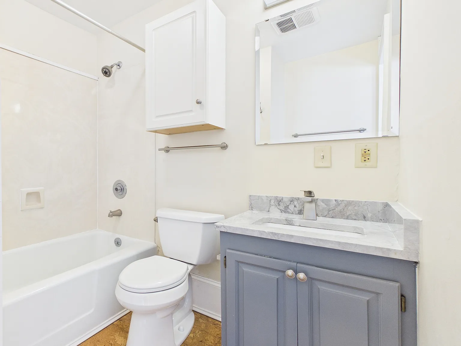 2 bed, 974 sqft, $3,850 — Photo 2