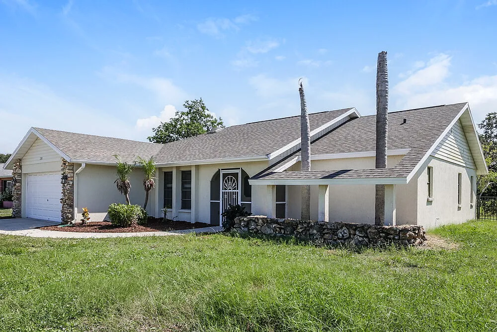 3 bed, 2.0 bath, 1664 sqft, $1,840 — Photo 3