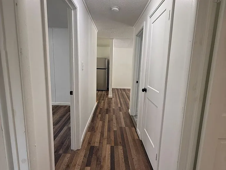 806 Armory Dr #B — Photo 5